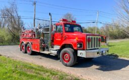 International 3000 Gallon S&S Tanker