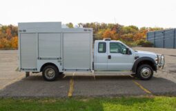 Ford F550 XL 4×4 Alum Line 12′ Walk Around Light Rescue