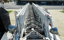 2000 LTI 75′ Quint For Sale