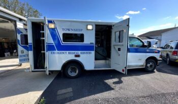Chevy G4500 Horton Type 3 Ambulance full
