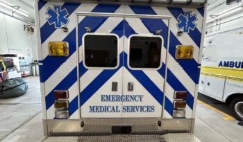 Chevy G4500 Horton Type 3 Ambulance full