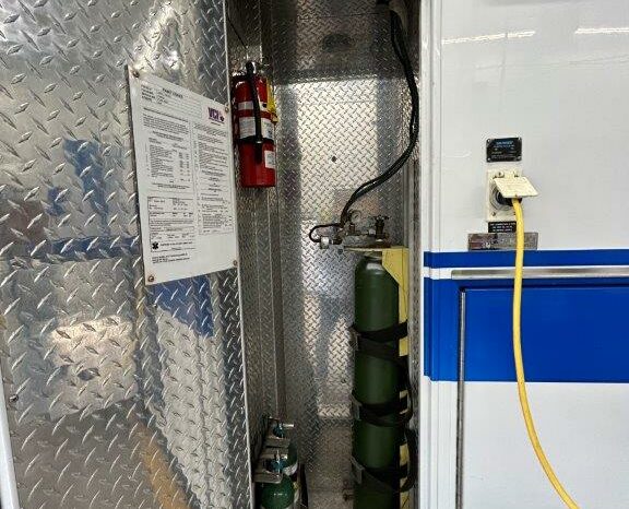 Chevy G4500 Horton Type 3 Ambulance full