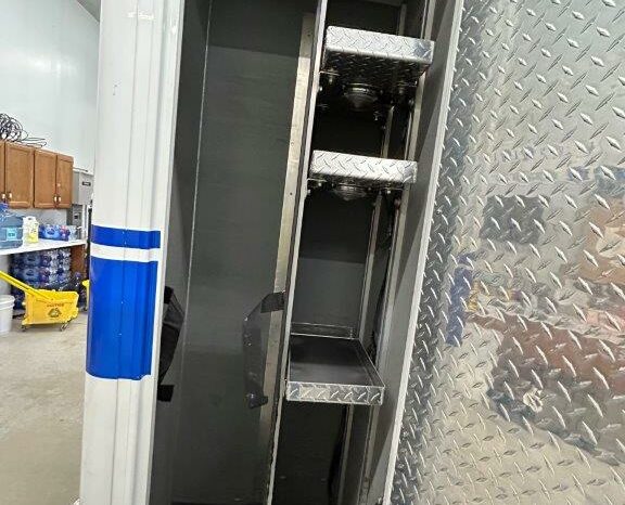 Chevy G4500 Horton Type 3 Ambulance full