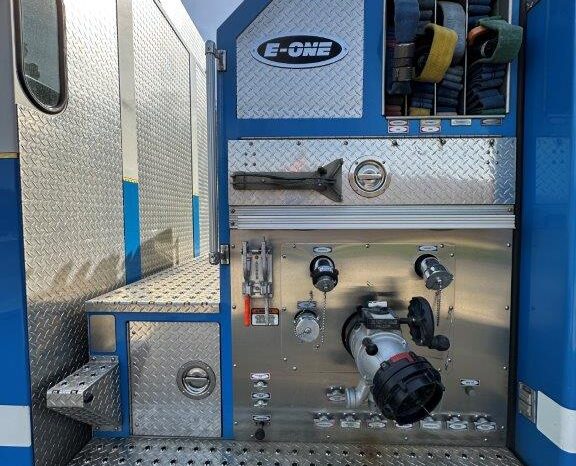 2000 E-ONE Top Mount Pumper full