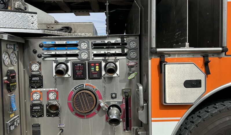 2005 Sutphen SPH 100′ Mid Mount Platform For Sale full