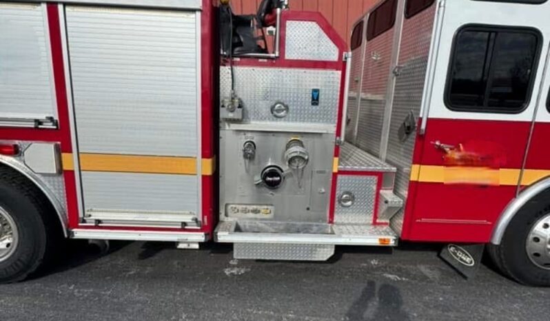 2003 E-One Typhoon Top Mount Rescue Pumper full