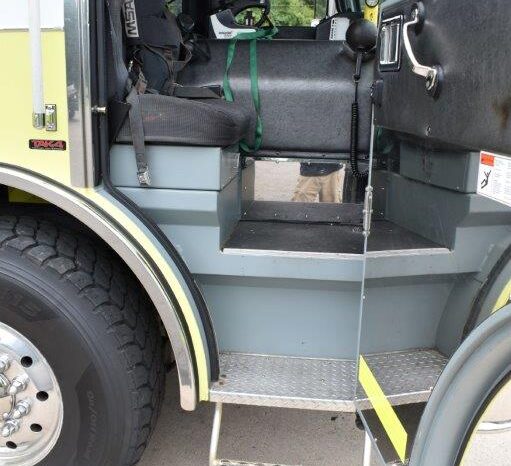 2003 Pierce Lance Top Mount Pumper For Sale full