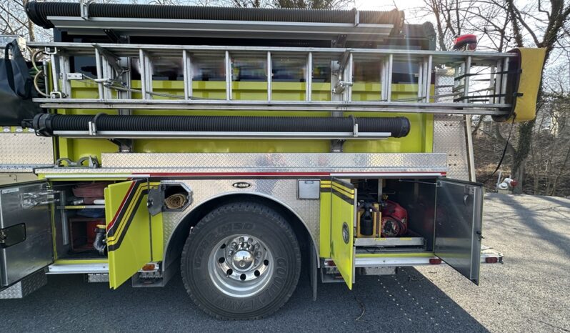 2000 E-One Top Mount Pumper full