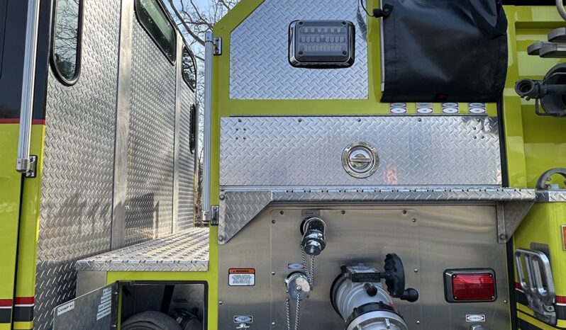 2000 E-One Top Mount Pumper full