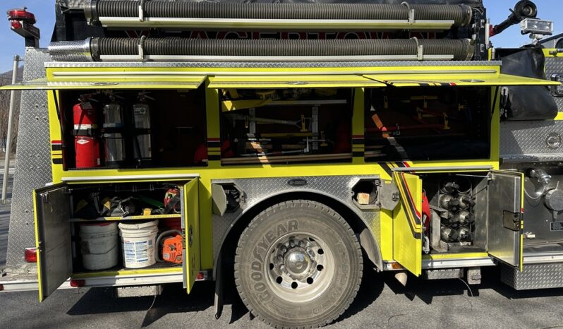 2000 E-One Top Mount Pumper full