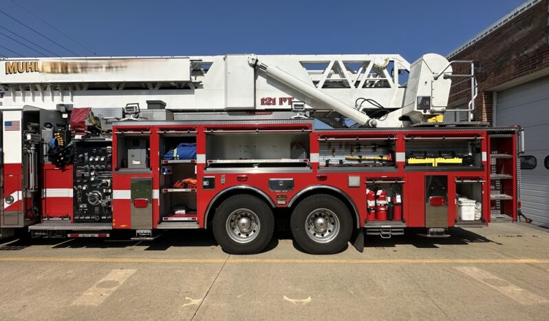 2011 KME Predator 121′ Aerialcat Rear Mount Ladder full